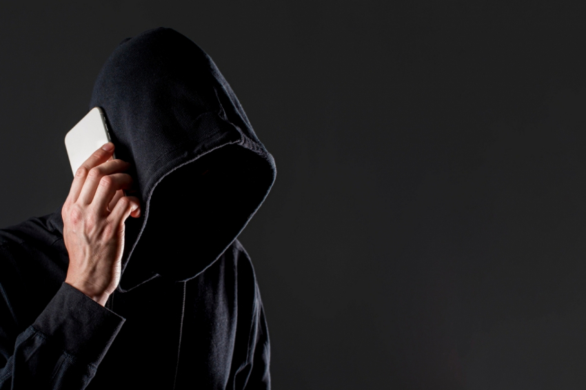 Россиян научили раскрывать мошенников всего по 2 фразам: что их выдает?