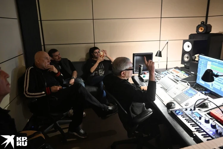 «Приходилось бороться с собой» Виктория Дайнеко едва сдерживала слезы, записывая кавер на военную песню «Алеша»