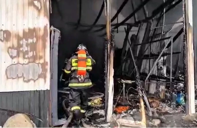 Пожар на рынке «Азиз» в Бишкеке ликвидирован