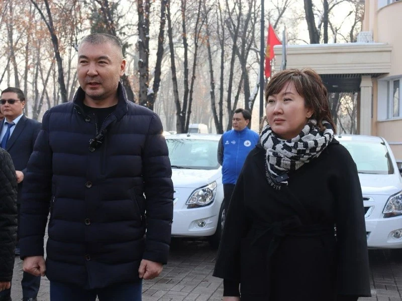 Институту омбудсмена передали девять служебных авто