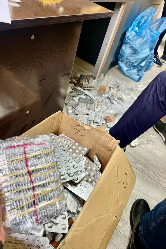 Из Турции в КР контрабандой вывозили медикаменты и ювелирку. Проведены массовые задержания