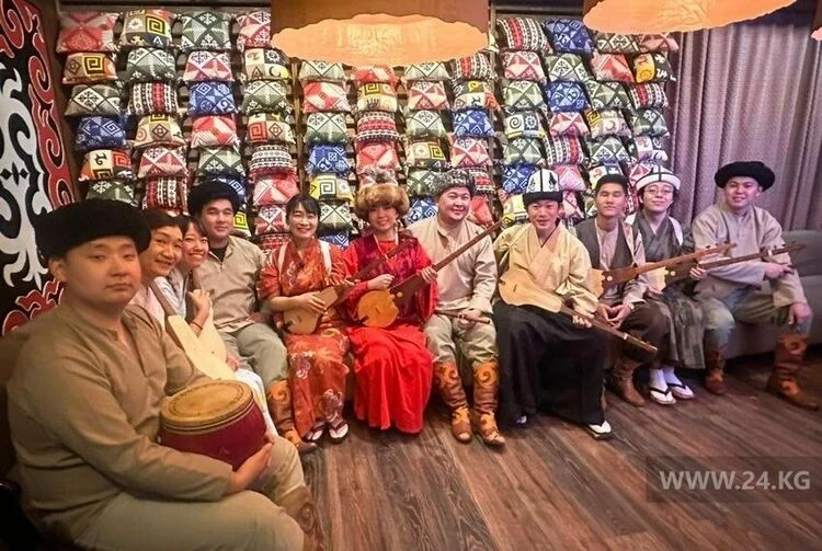 «Комуз Самурай»: как японцы осваивают кыргызские мелодии