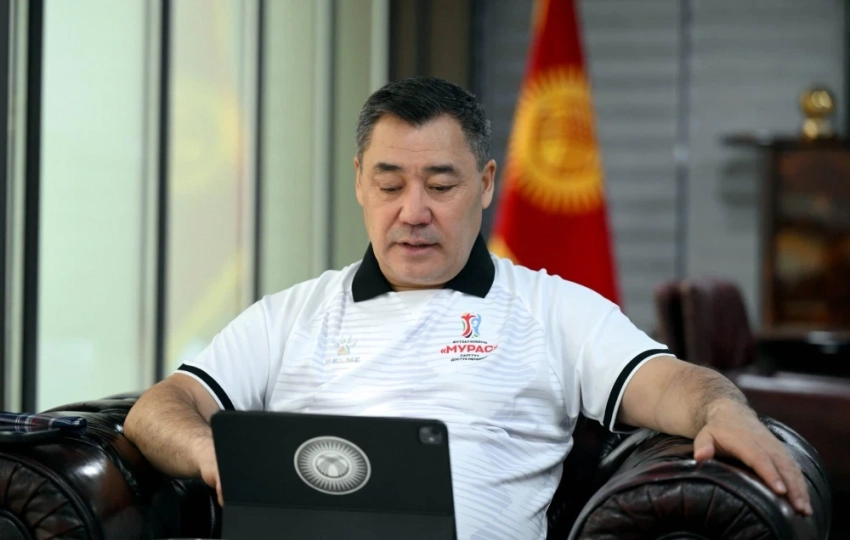 Садыр Жапаров совмещает участие в турнире "Мурас" с рабочими встречами