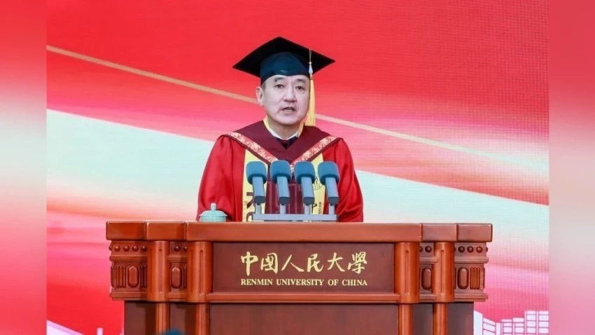Бывший глава МИД и депутат ВГХ был удостоен почетной докторской степени Китайского народного университета
