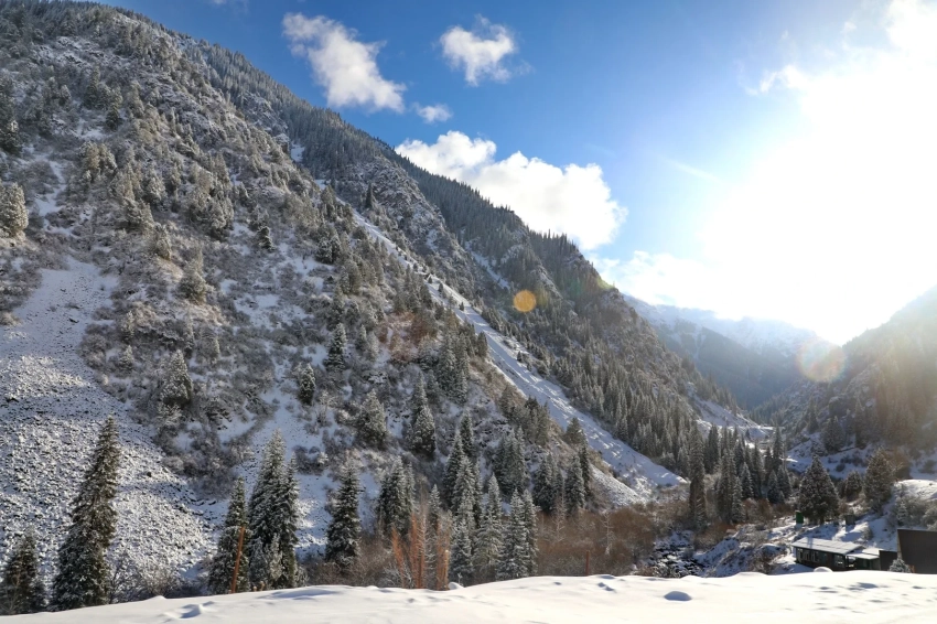 Ущелье Кегеты в снежном одеянии - фоторепортаж