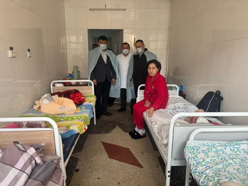 Замглавы Минздрава проверил инфекционный стационар Ошской больницы. Что поручил