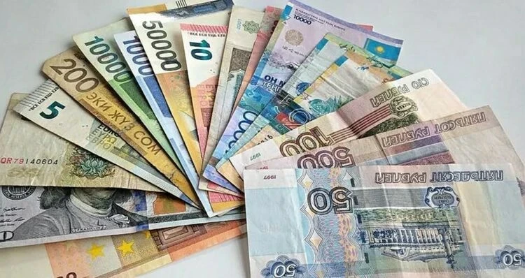 Рубль и доллар подешевели к сому, евро бьет рекорды. Курс валют на 28 января