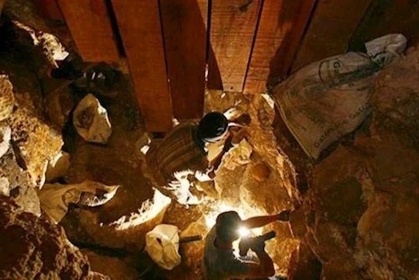 При обрушении золотодобывающего рудника в Судане погибли не менее 13 человек