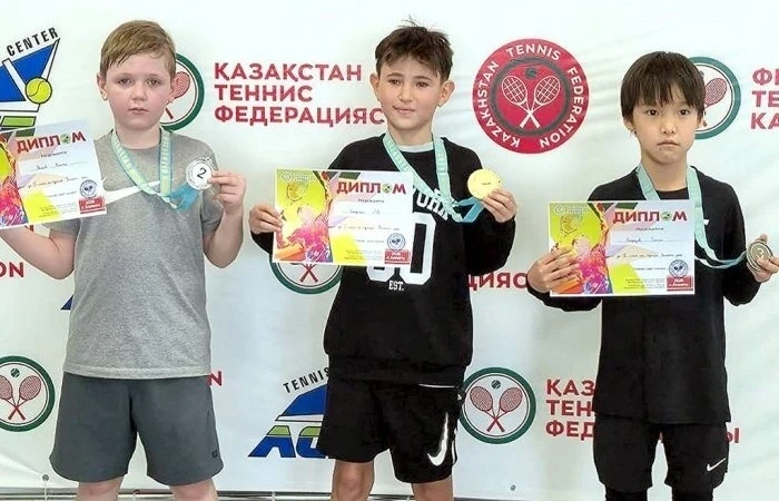 Юный теннисист Лев Батурский победил на турнире в Алматы