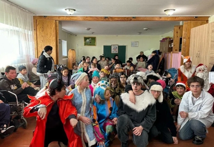 В соцучреждениях Бишкека прошли праздничные акции от "Евразии"