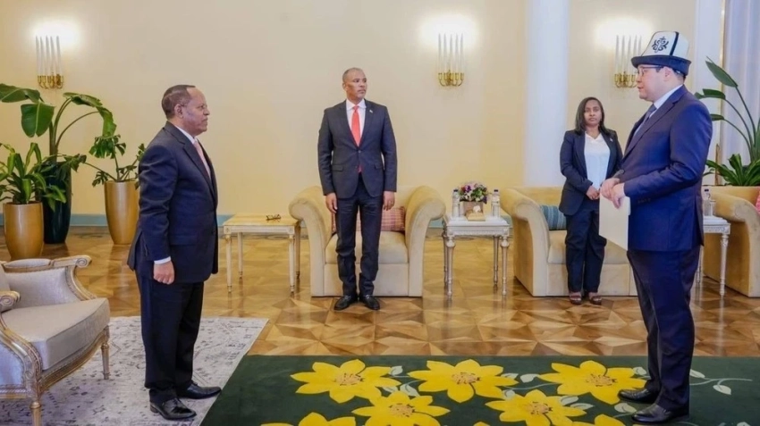 Посол КР Адылбек Тультемиров вручил верительные грамоты президенту Эфиопии