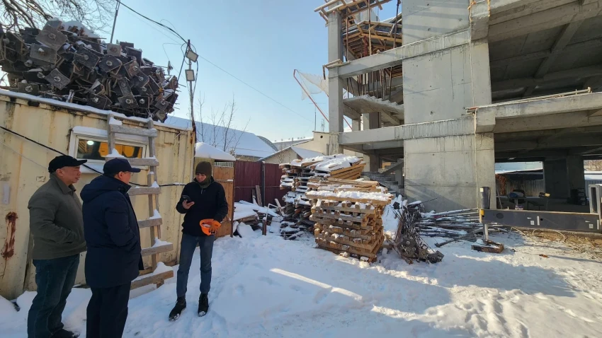 В Бишкеке оштрафовали стройкомпанию, строившую медцентр с нарушениями