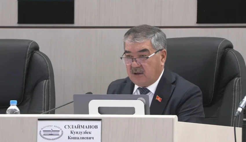 Медведи из лесного парка «Алатай»  нападают на жителей близлежащих сел