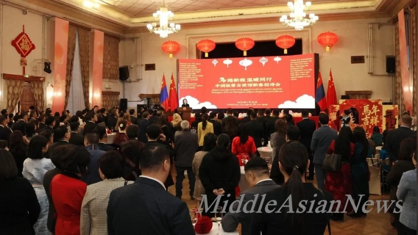 Посол Китая Шэнь Миньцзюань пожелала двум странам продолжить успешное сотрудничество в новом году Лошади