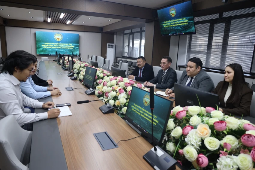 Китай заинтересован в строительстве в КР завода по сборке сельхозтехники