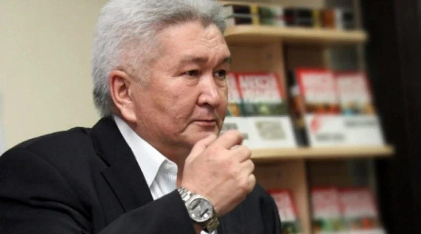 Феликс Кулов призвал проводить президентские выборы в срок