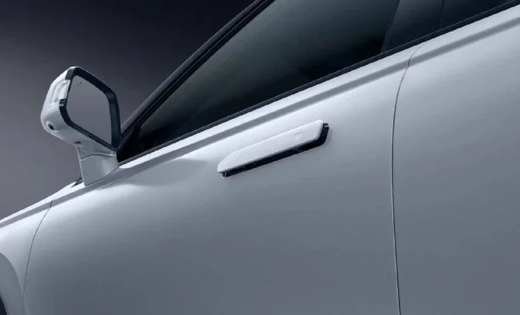 Китай запретил скрытые дверные ручки на электромобилях