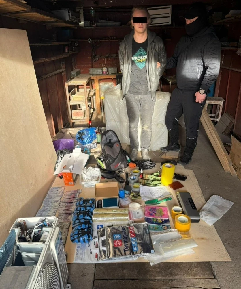 В Бишкеке задержали казахстанца с 5 кг синтетических наркотиков