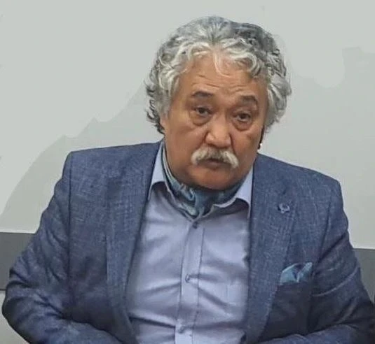 Бакетаев поблагодарил зарубежных политологов за "заботу" о Кыргызстане