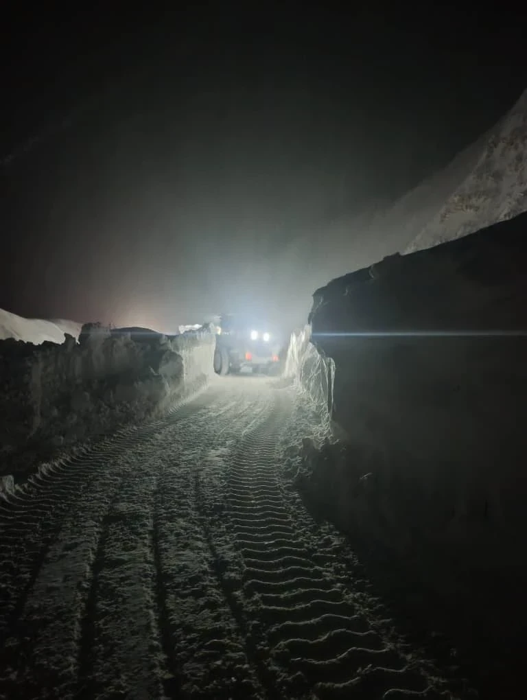 На альтернативной дороге север — юг сошла лавина, участок закрыт