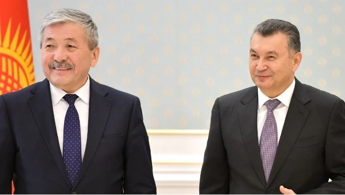 В Кыргызстан с рабочим визитом прилетает премьер-министр Таджикистана