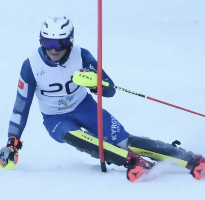 Горнолыжники Кыргызстана завоевали медали на международных FIS-стартах