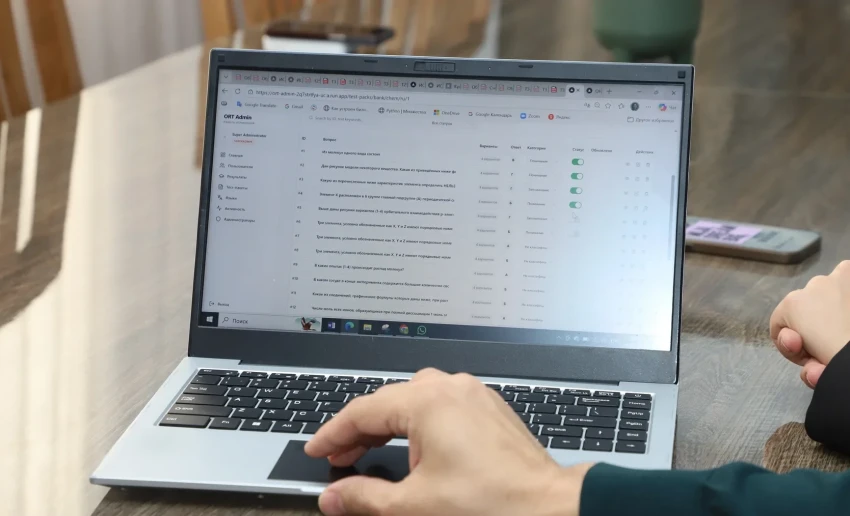Школьникам готовят бесплатный мобильный помощник для подготовки к ОРТ