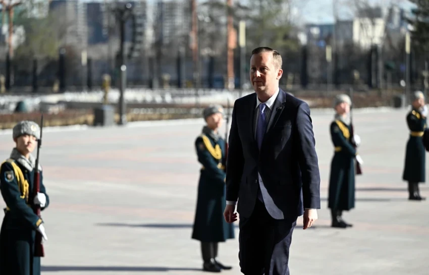 Садыр Жапаров принял спецпосланника США по делам Южной и Центральной Азии