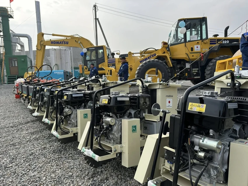 Япония передала Баткенской области 43 единицы спецтехники