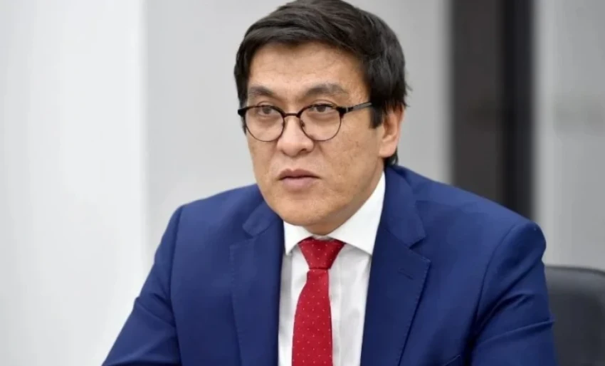 Эдиль Байсалов: Престарелые «сбитые летчики» и «политические банкроты» возомнили себя творцами истории