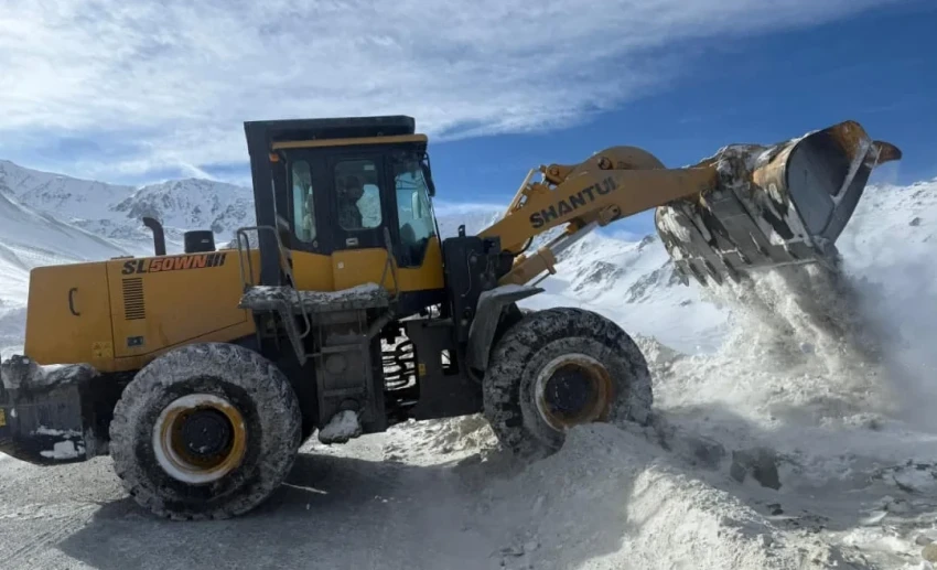 В Кыргызстане перевалы открыты для проезда - Минтранс