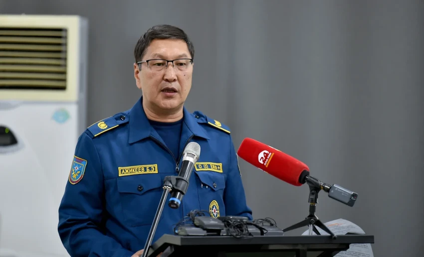 Бообек Ажикеев освобожден от занимаемой должности министра ЧС