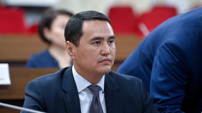 Семейное насилие или фейковая атака? Эльдар Сулайманов решил сдать мандат