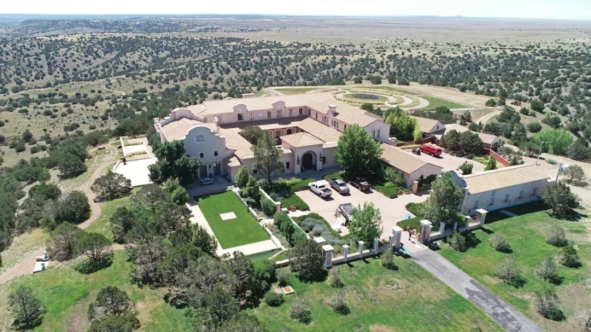 В США проведут расследование событий на ранчо Эпштейна